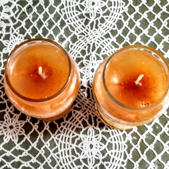Set of small 3 oz Candles in Glass Containers. - Vanilla Hazelnut Scent - Picture 2 of 2